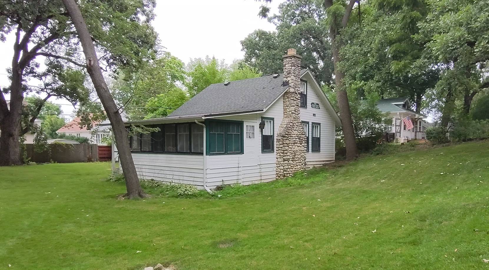 Historic summer home, Bangs Lake Wauconda ILReal Estate Investment