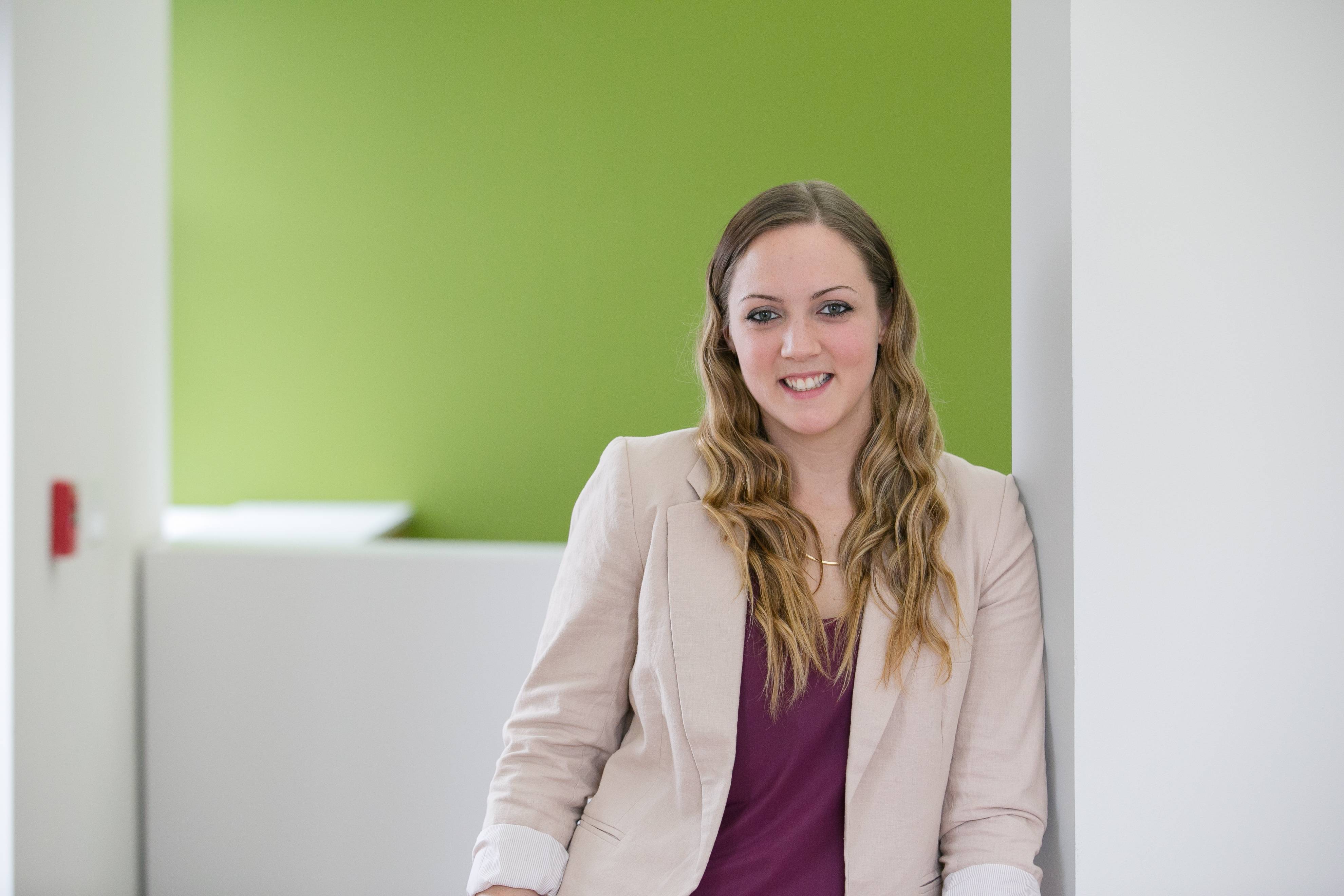 Rebecca Battles's profile image