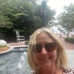 Lindsey Swart's profile image