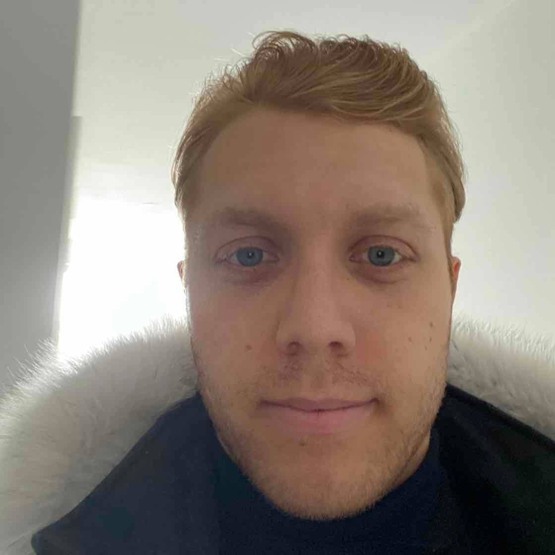 Corey Leon's profile image