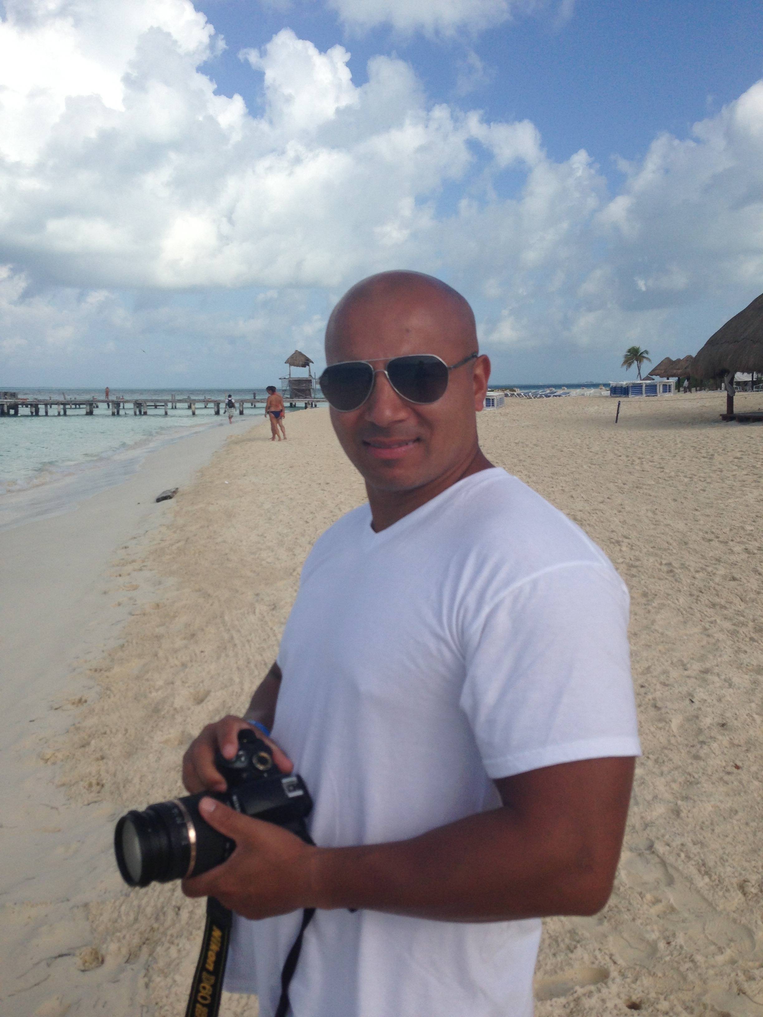 LEE PEREZ's profile image
