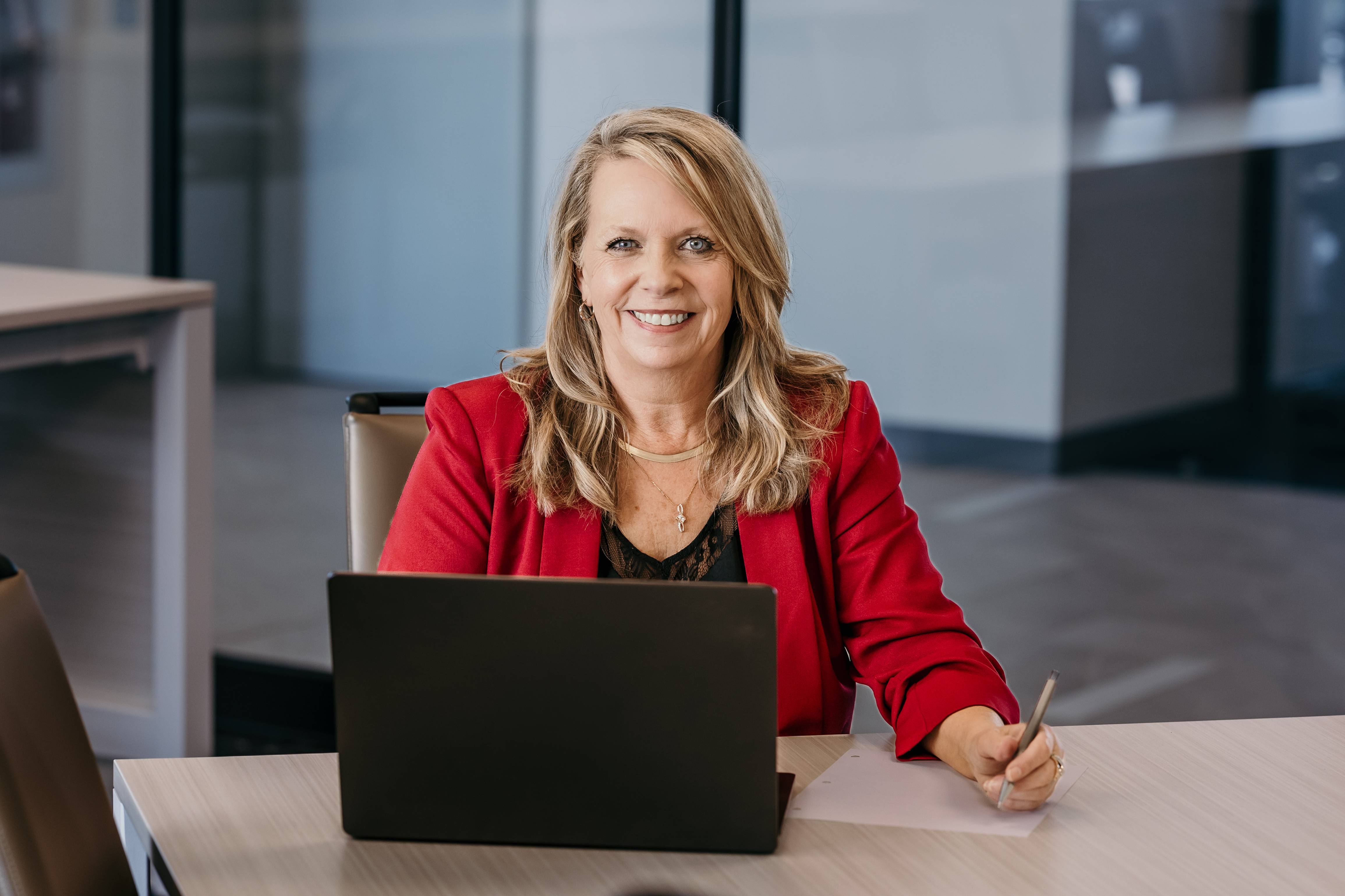 Julie Knutson's profile image