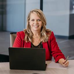 Julie Knutson's profile image