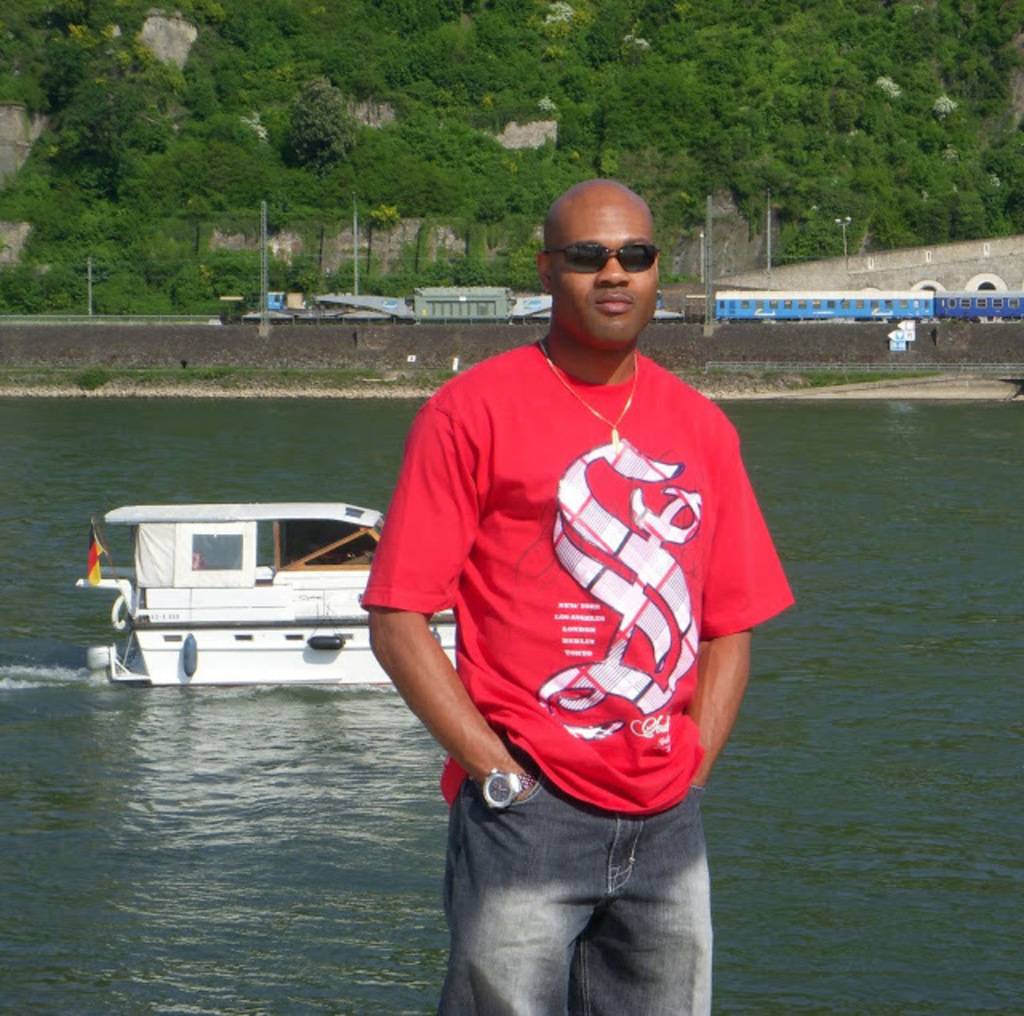 Desi Samples's profile image