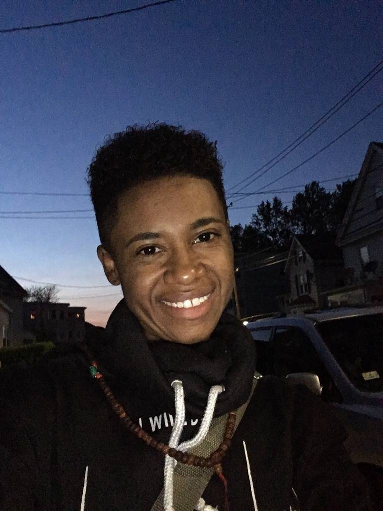 Lauren Waters's profile image