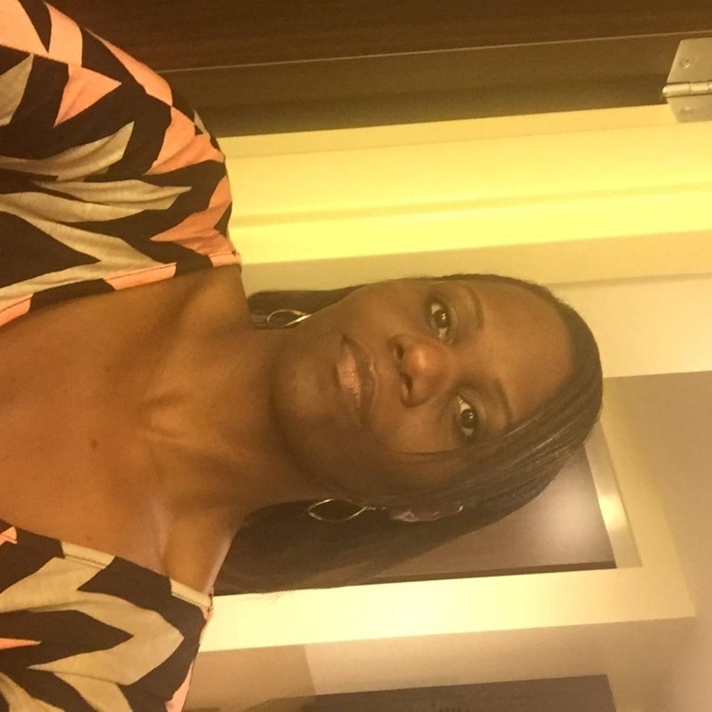 Dreama Lewis's profile image